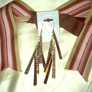 🎁 Any 4 for $15🎁 NWT Fashion Earrings 🎁